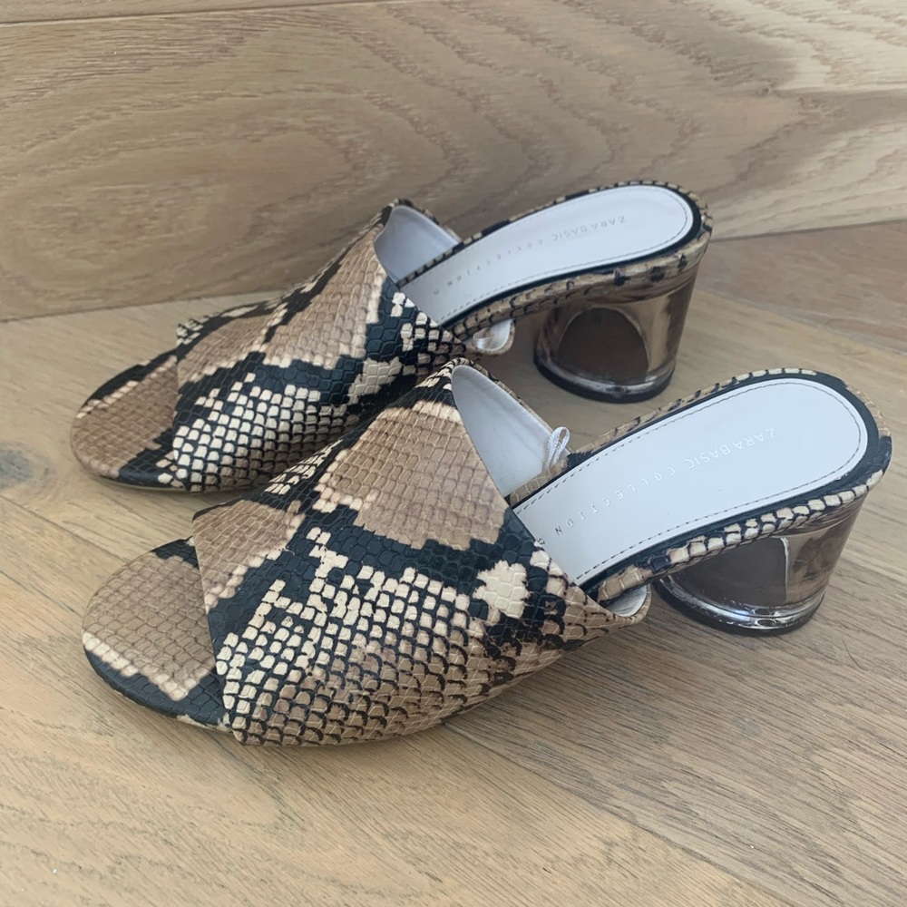 High-heel mules